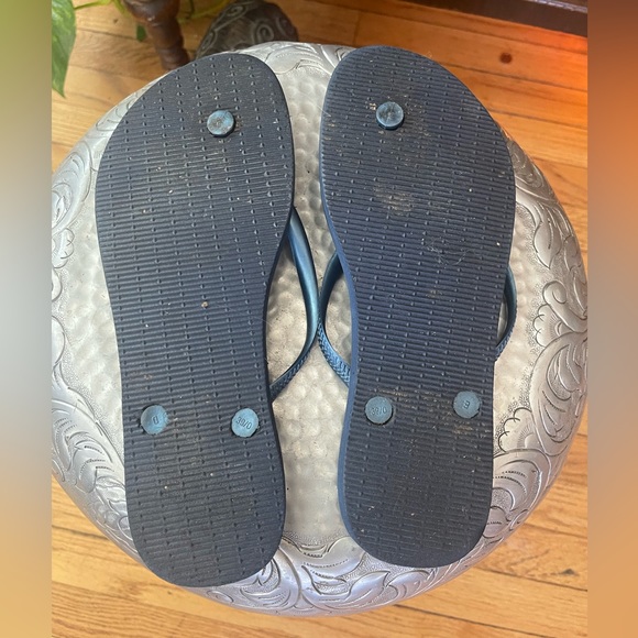 HAVAIANAS Slim navy blue & gold embellished flip flops - Picture 5 of 5